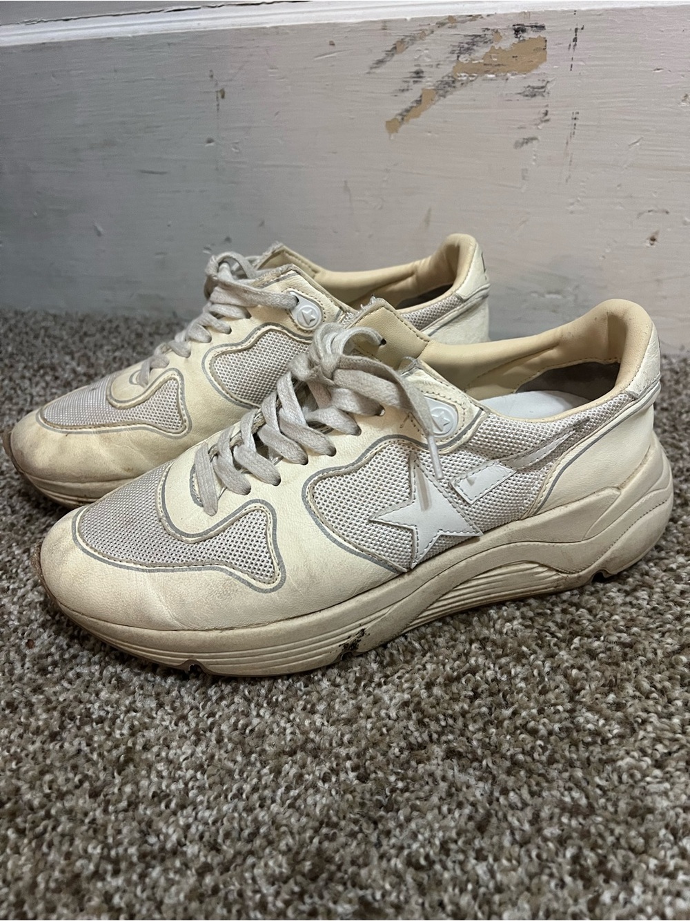 Golden Goose Women's Cream Star Leather running Sneakers